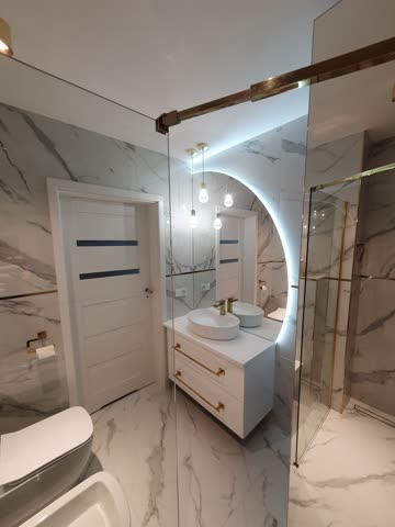 Łazienka, umywalka, lustro, kabina prysznicowa