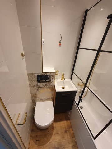 Łazienka, wc, umywalka, w trakcie prac