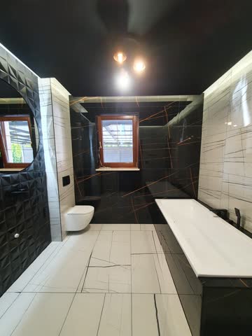 Łazienka, wanna, okno, wc