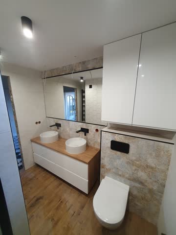 Łazienka, umywalka, lustro, WC